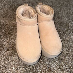 ‼️🛑SOLD: Mini Ultra Uggs Platform
